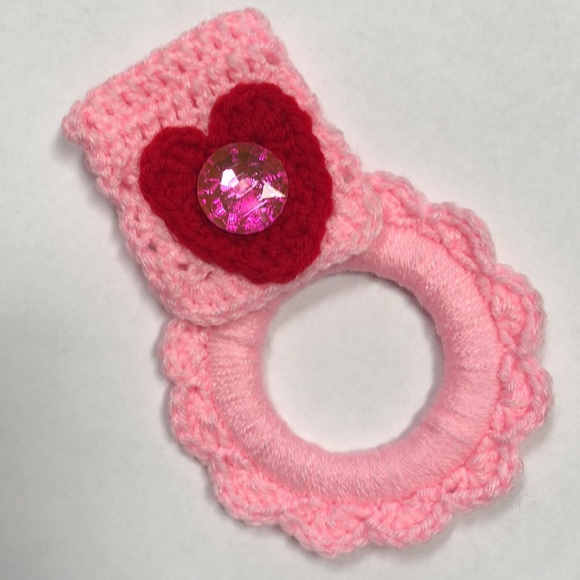 Pink oven kitchen towel hanger with red heart ♥️ - Picture 3 of 3